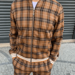 braun karierter Anzug